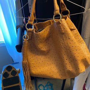 Gili leather shoulder bag